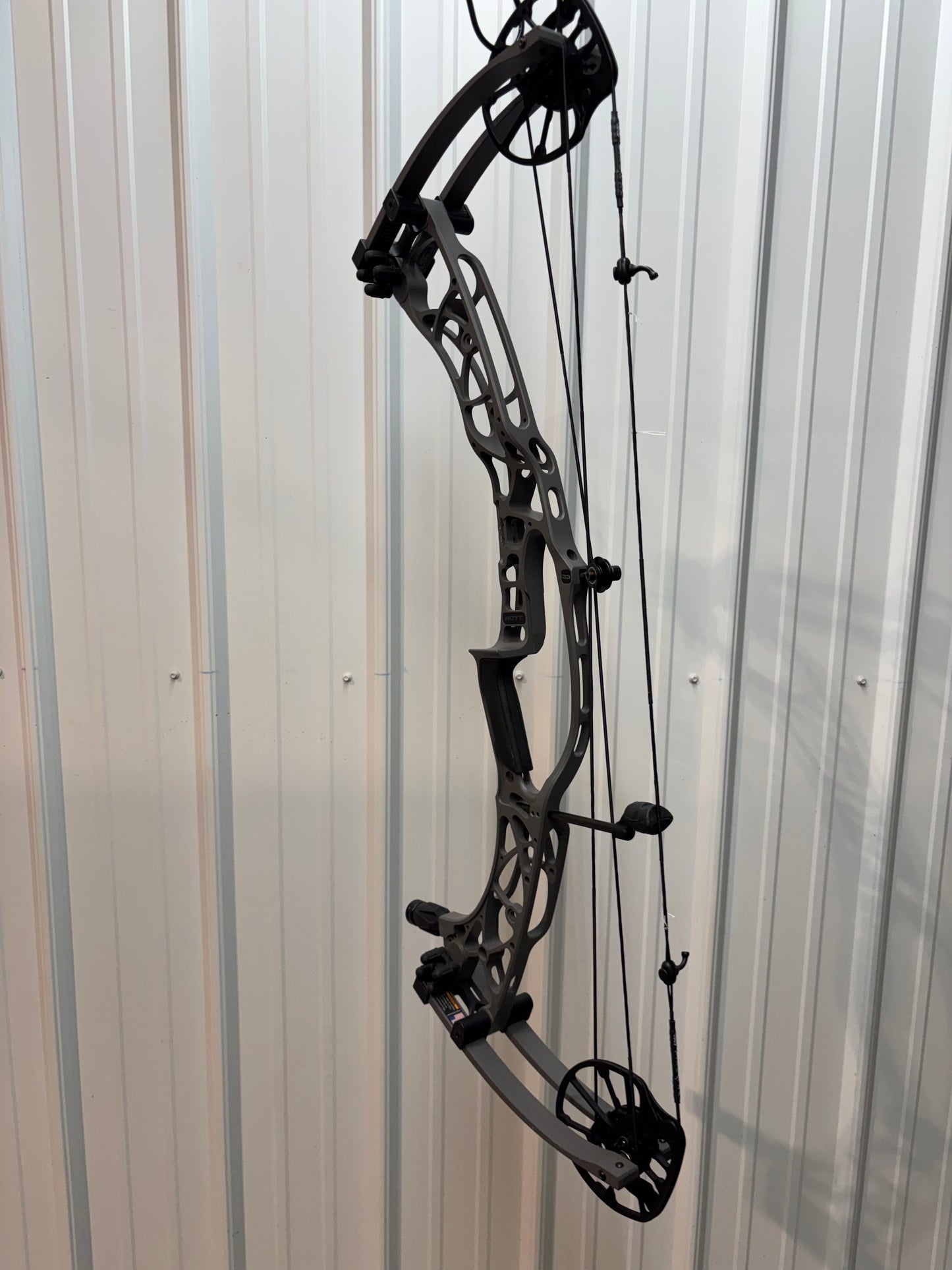 2024 Hoyt Alpha 32