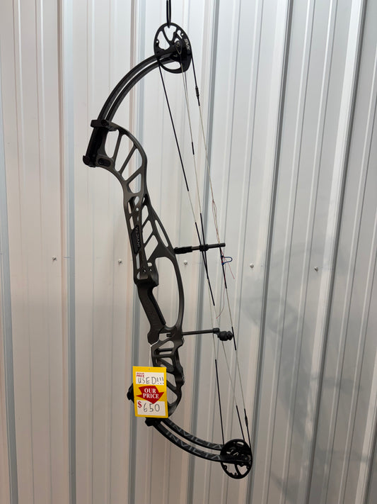 USED Hoyt Invicta 37