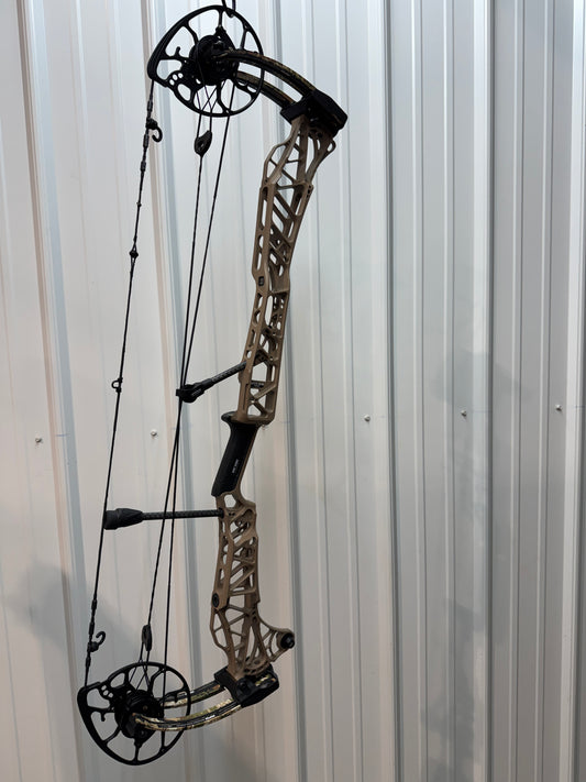 Used Matthew’s Lift 33 RH w/ Hamskea epsilon with JR’s suppression system